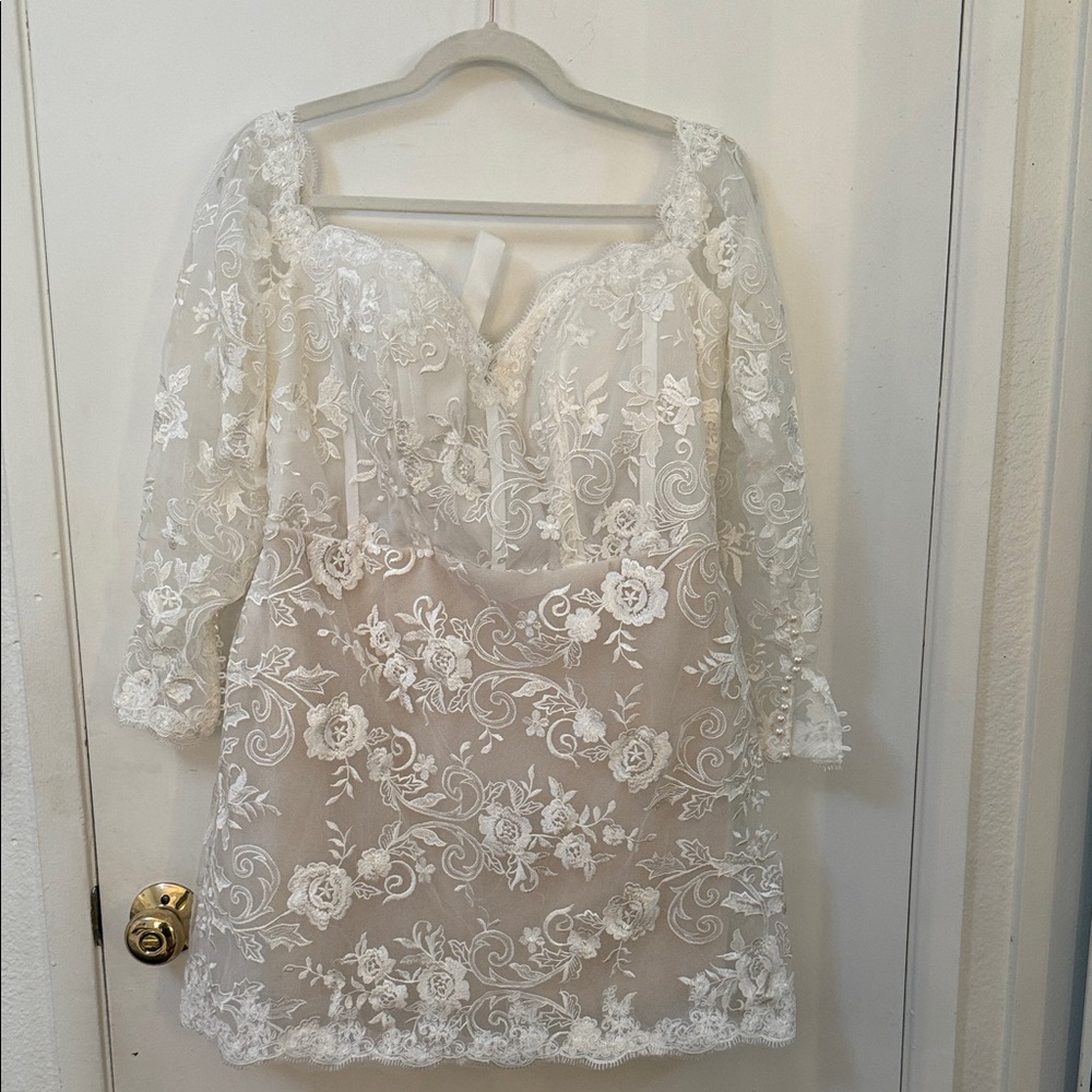 Elegant Short White Lace Long Sleeve Dress